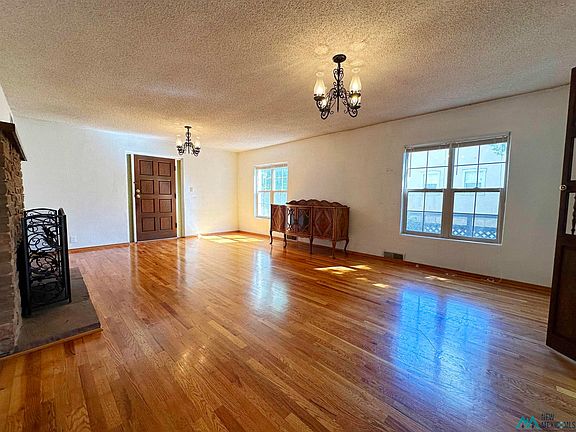 4th image of 806 Friedman Ave