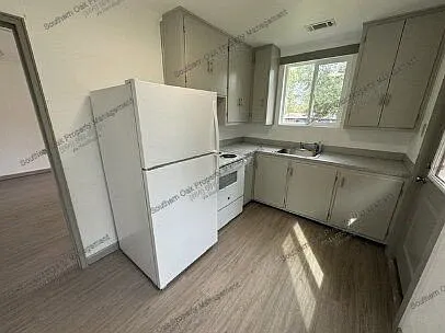 216 Summit St — Photo 5