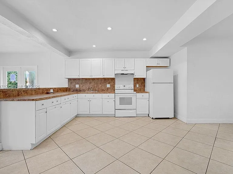 2417 Pierce St #- — Photo 27