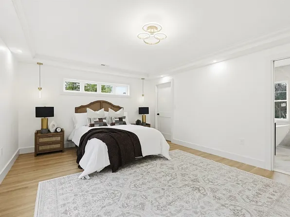 565 Elm St, Concord, MA 01742