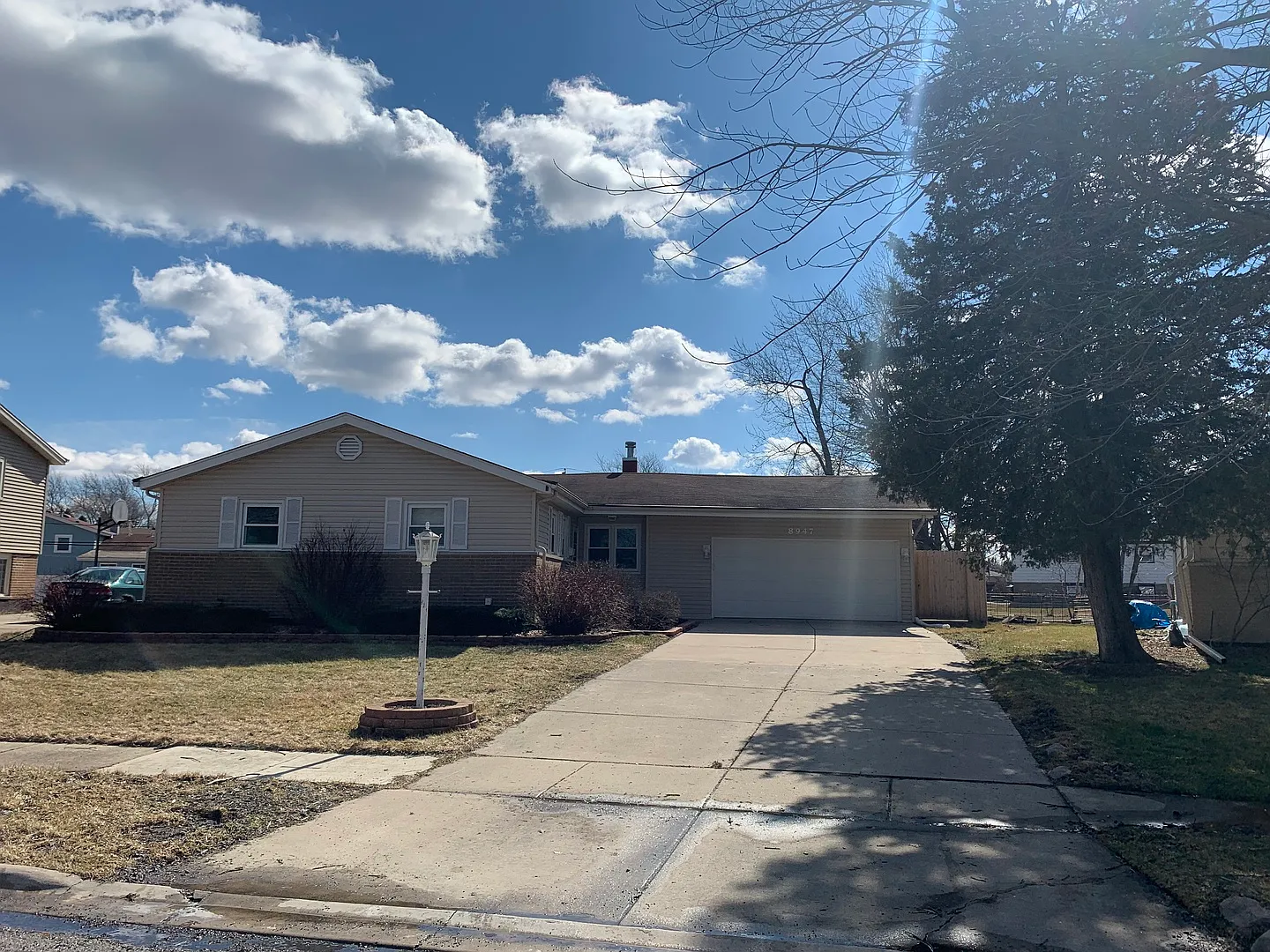 8947 Forest Ln photo 1
