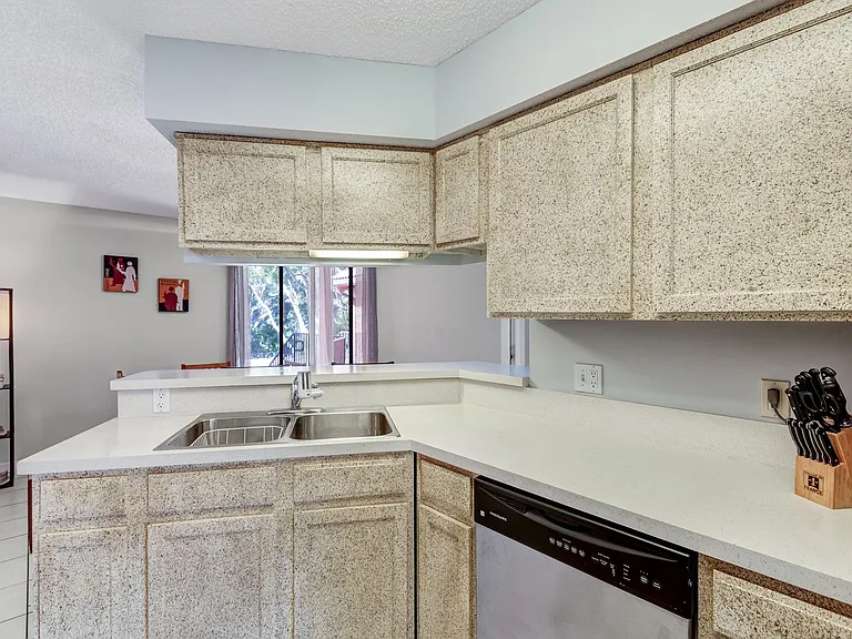 110 Cypress Way E #F8 — Photo 7