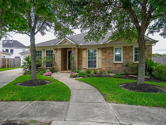2nd image of 4923 Lake Georgetown Ct