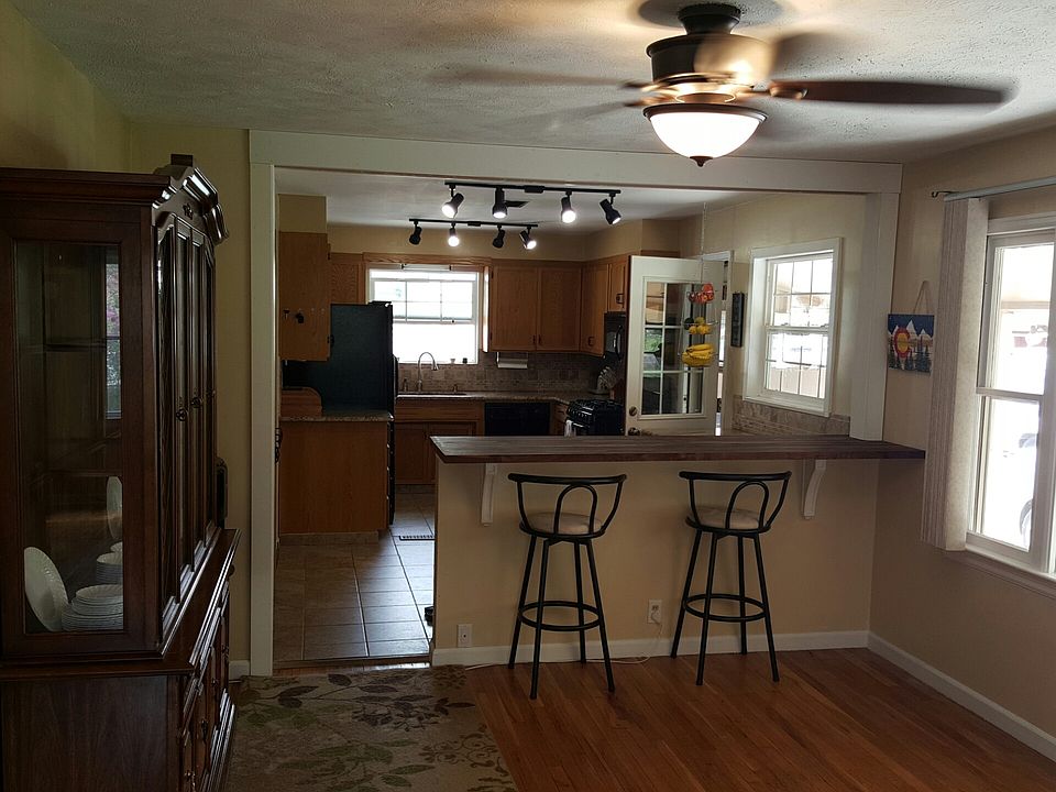 New open wall/breakfast bar