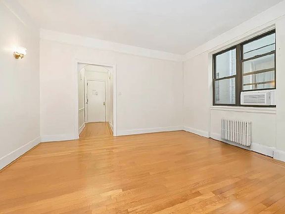 2nd image of 78 Manhattan Ave APT 4K