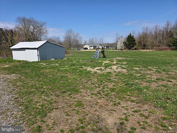 3rd image of 697 W Denneys Rd
