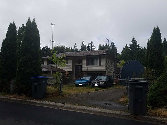 3rd image of 8429 Hickory Pl NE