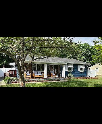 5th image of 1042 Garry Ave