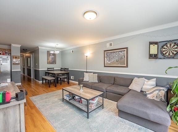 4th image of 196 Cambridge Ave #1