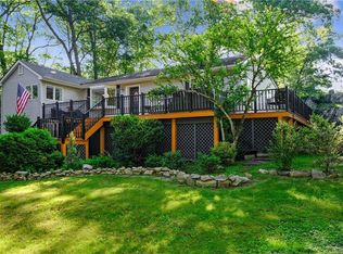 164 Walnut Rd, Lake Peekskill, NY 10537