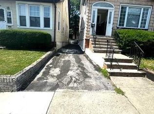 77 Quabeck Ave, Irvington, NJ 07111