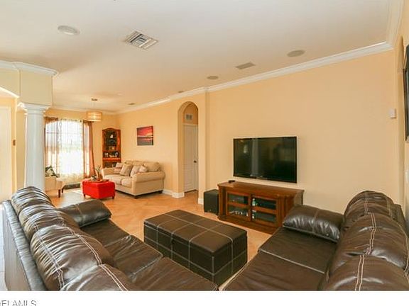 4th image of 4118 SW 19th Ave