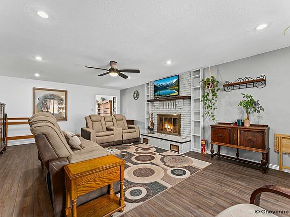 4th image of 1015 Hoy Rd