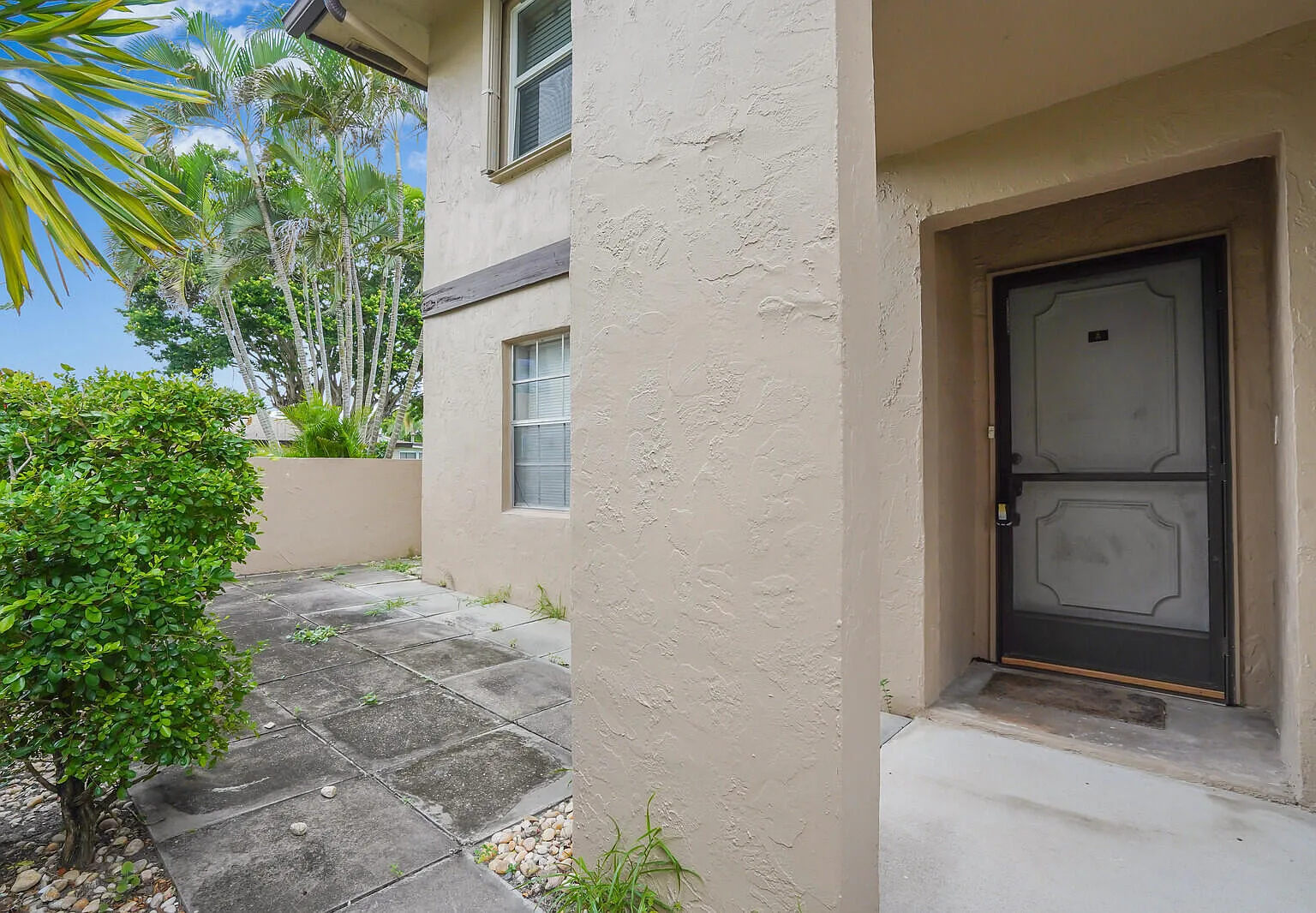 2 bed, 2.0 bath, 1221 sqft, $2,000 — Photo 3