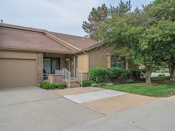 2nd image of 37564 N Laurel Park Dr #67