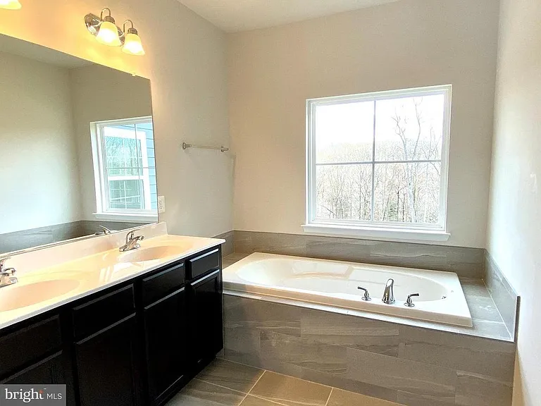 18250 Thunderbolt Rd — Photo 9