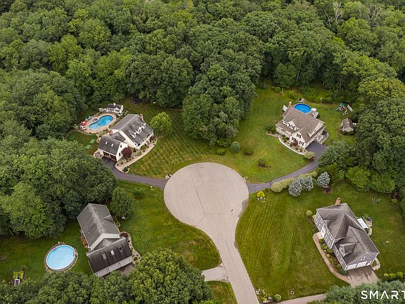 3rd image of 106 Stonecroft Lane