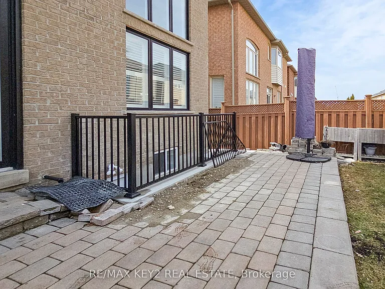 54 Oakford Dr #BASEMENT — Photo 32