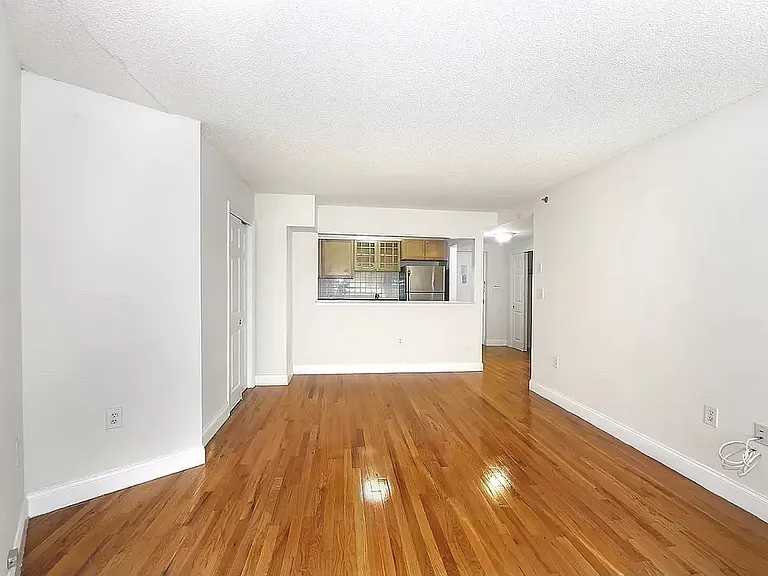 3880 Orloff Ave #3D — Photo 3