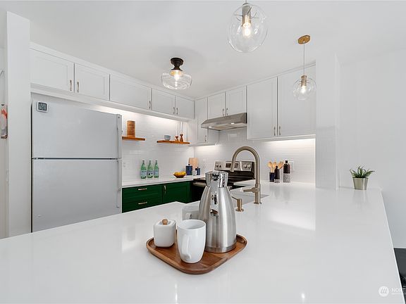4th image of 2250 NW 58th Street #407
