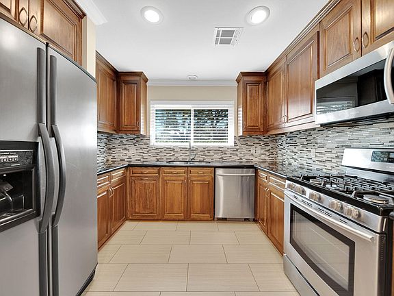 2nd image of 1607 Willowby Dr