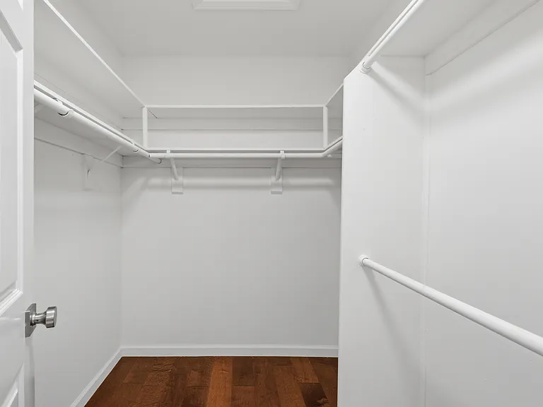 4215 Balcony Dr — Photo 33