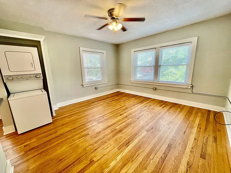 3715 Summit St #303 — Photo 2