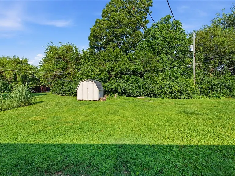 1510 S Meridian St — Photo 16