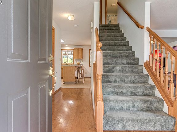 5th image of 1005 SE 138th Ave
