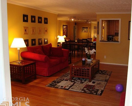 4th image of 905 Countryside Pl SE