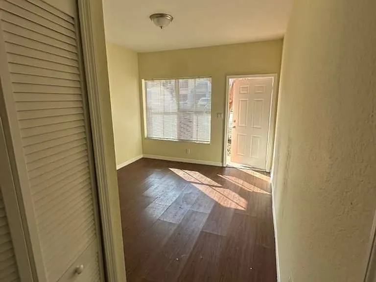 825 SW 6th Pl — Photo 6