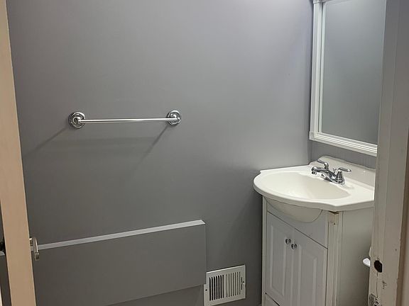5th image of 8925 N Wisner St #1