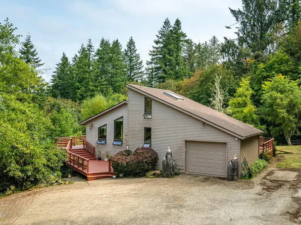 820 NE Alder St, Toledo, OR 97391