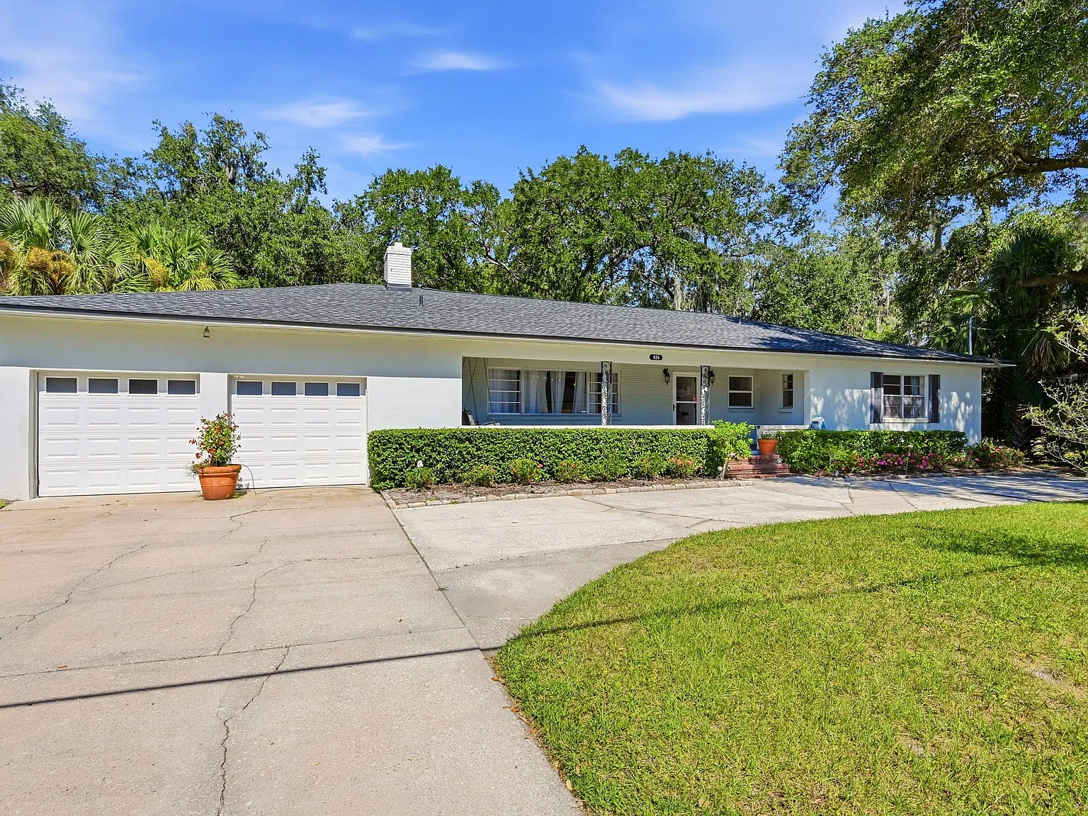 3 bed, 2.5 bath, 2052 sqft, $3,200 — Photo 3