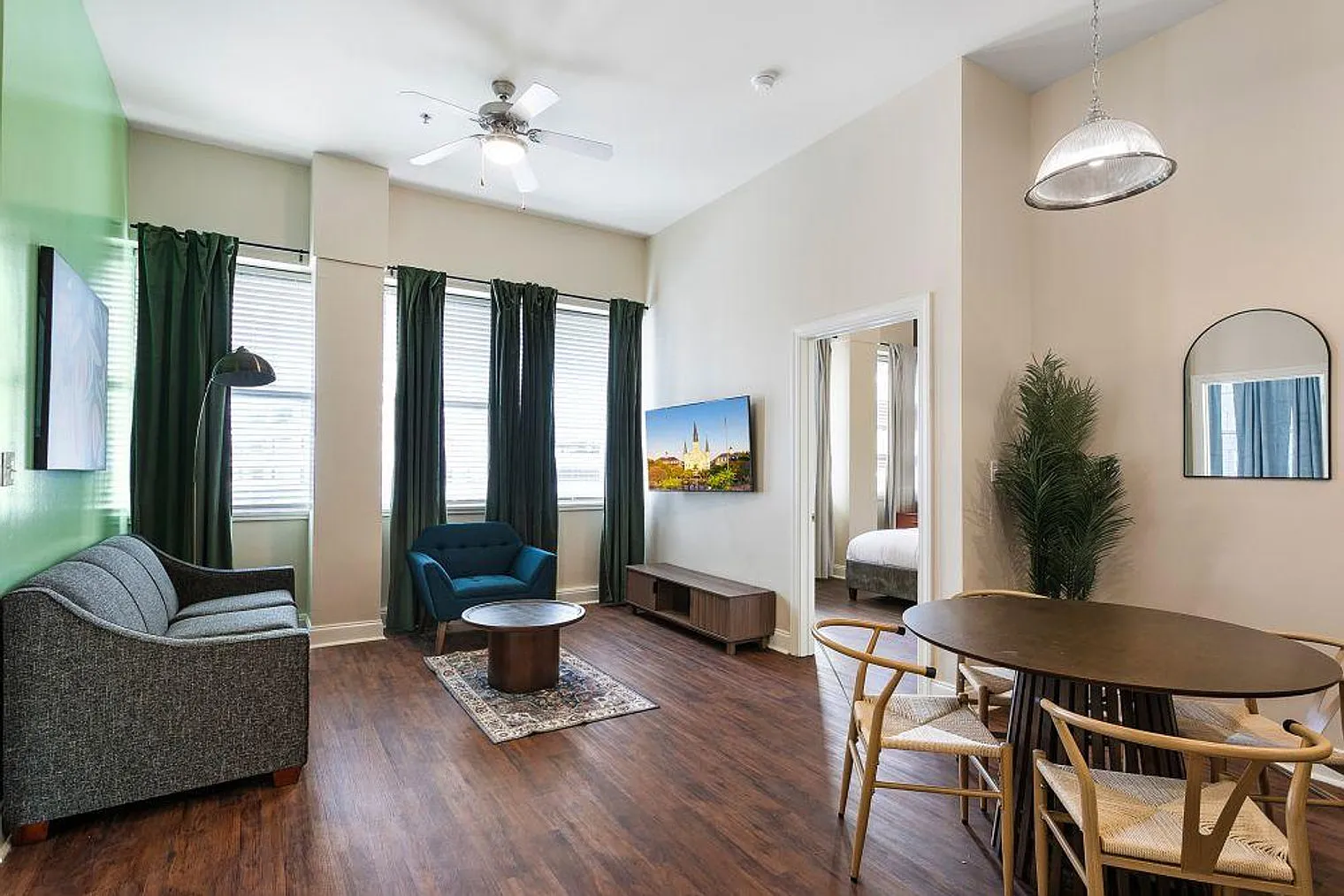 2 bed, 3.0 bath, 1033 sqft, $6,492 — Photo 1
