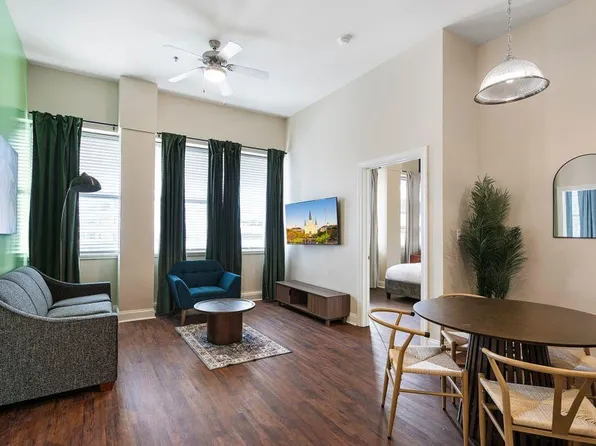 925 Common St, New Orleans, LA