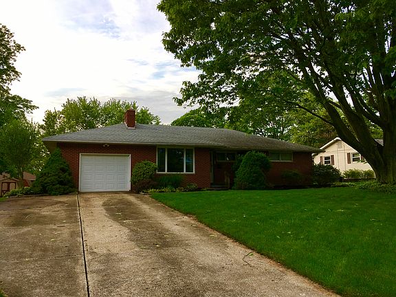 2nd image of 250 Knollwood Dr