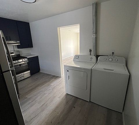 2nd image of 912 Orange St APT F