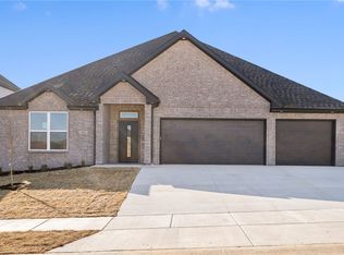 1811 Lotus Rd, Centerton, AR 72719