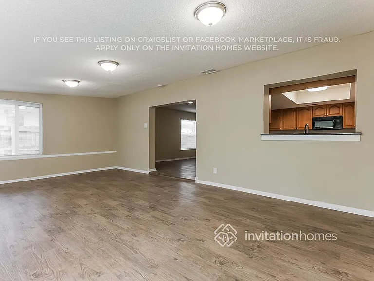14008 Capitol Dr — Photo 10