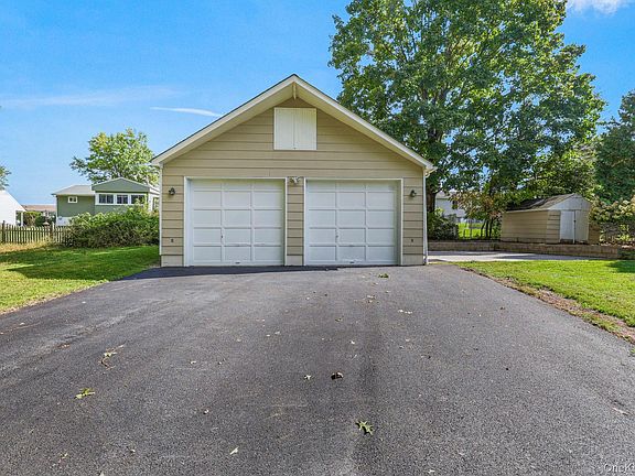 4th image of 159 Wawayanda Avenue