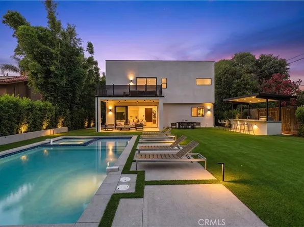 22816 Erwin St, Woodland Hills, CA 91367