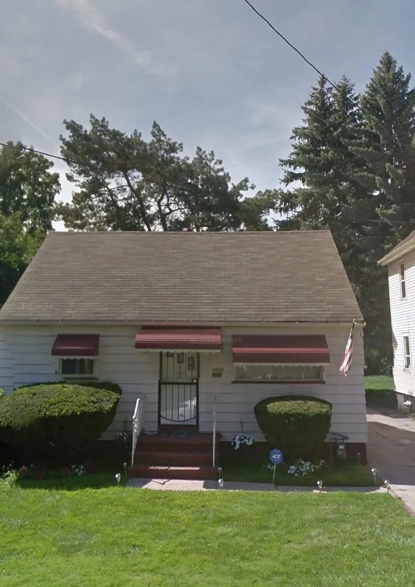 3614 E 61st St photo 1