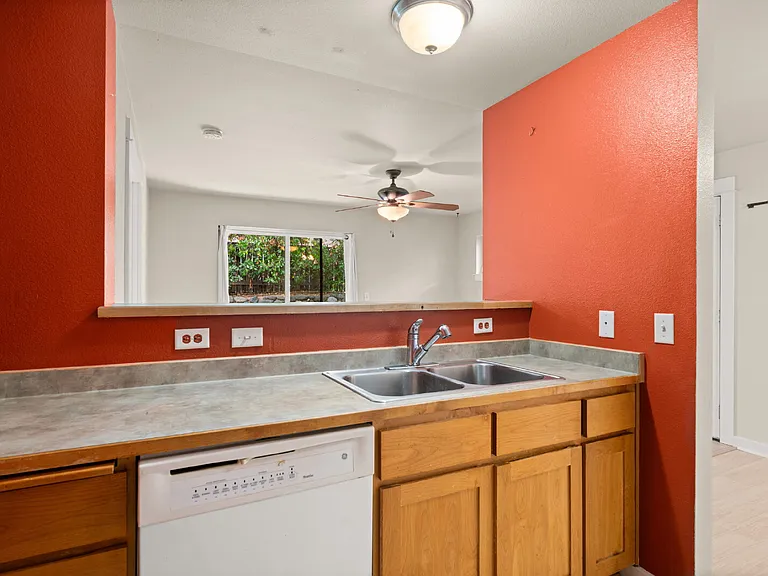 2221 McCall Dr — Photo 6