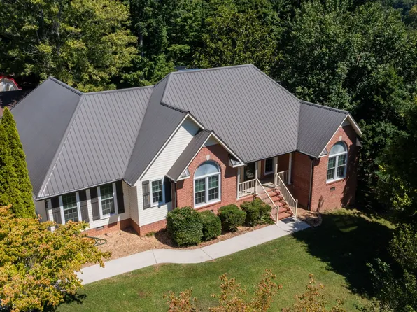 1896 Eastbrook Rd, Estill Springs, TN 37330