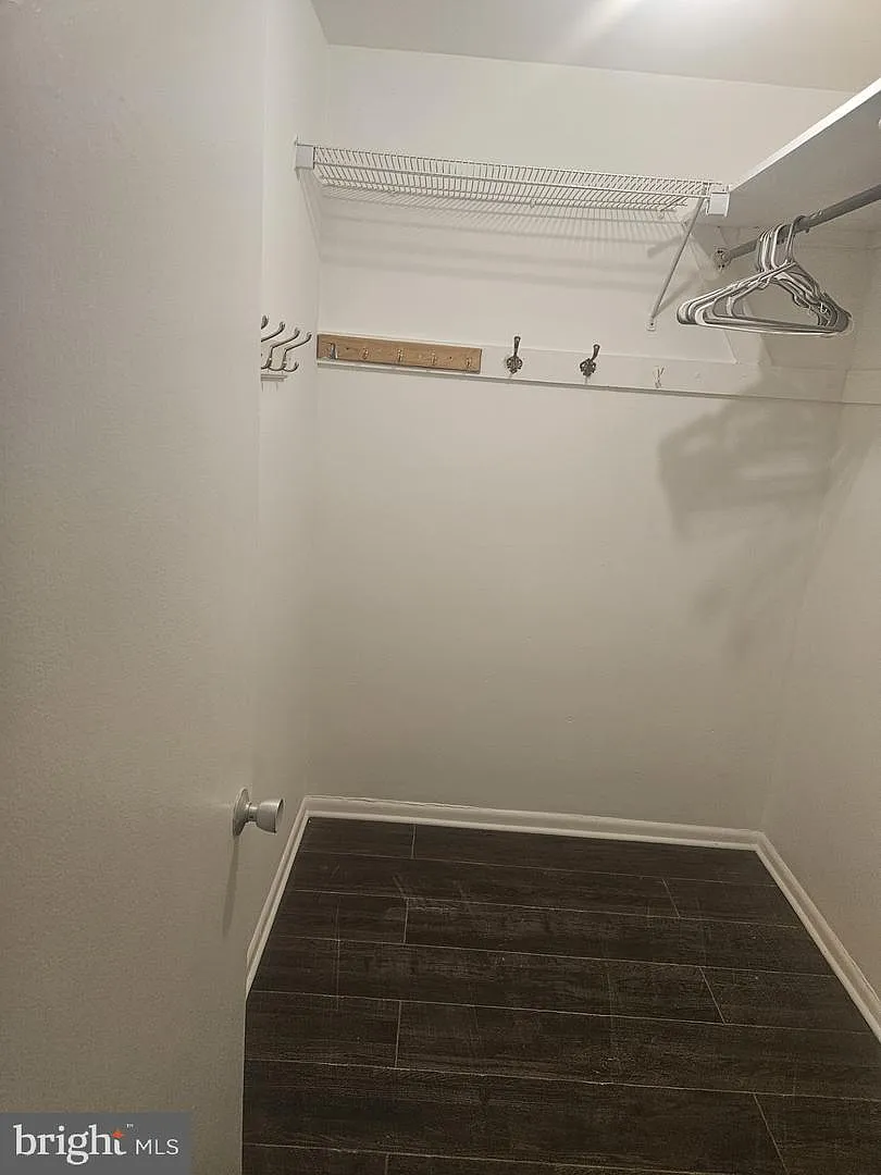 1 bed, 1.0 bath, 754 sqft, $1,800 — Photo 3