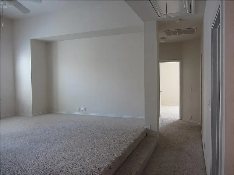 7425 Danbridge Ln — Photo 6