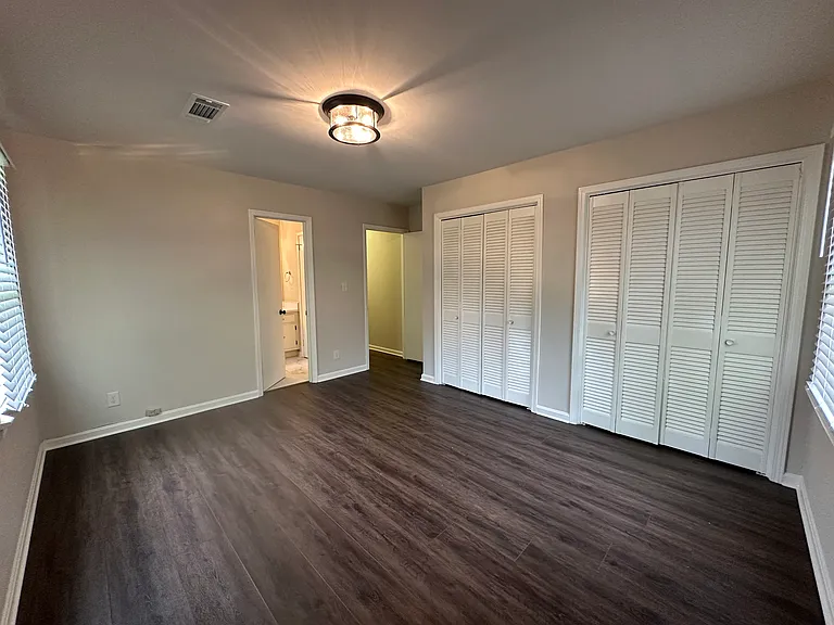 350 Riverdale Dr — Photo 14