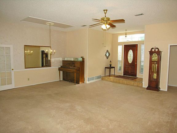 3rd image of 2050 Wedgewood Dr