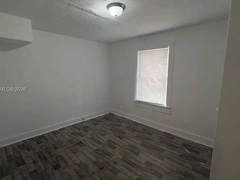 2748 Broadway Ave — Photo 31